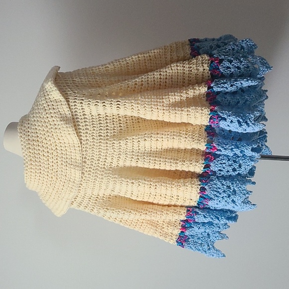 Handmade Crochet Poncho 🧶 - Picture 4 of 10